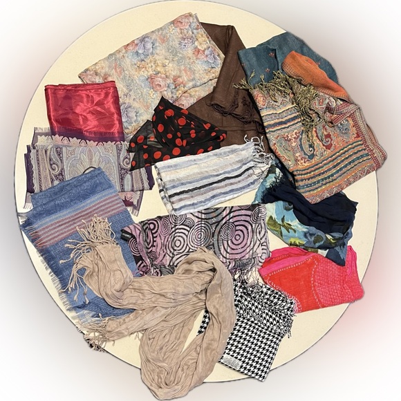 1️⃣3️⃣Lot of 13 Random Scarves—Varying Colors/Sizes/Brands/Materials/Conditions - Picture 10 of 10
